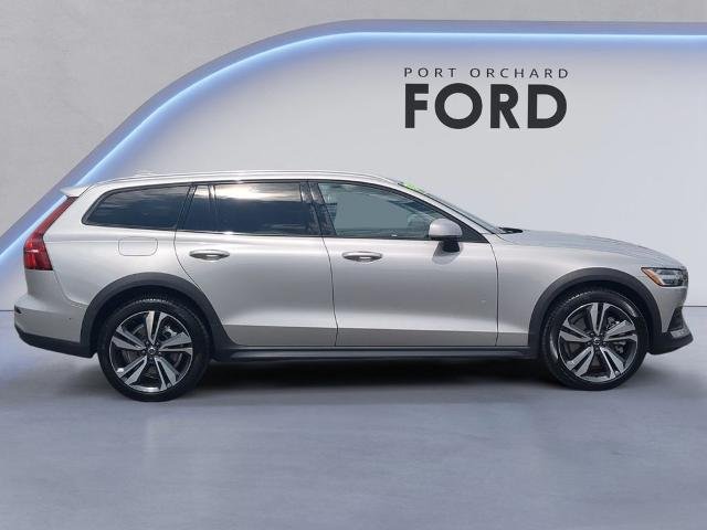 Used 2025 Silver Volvo  image 7