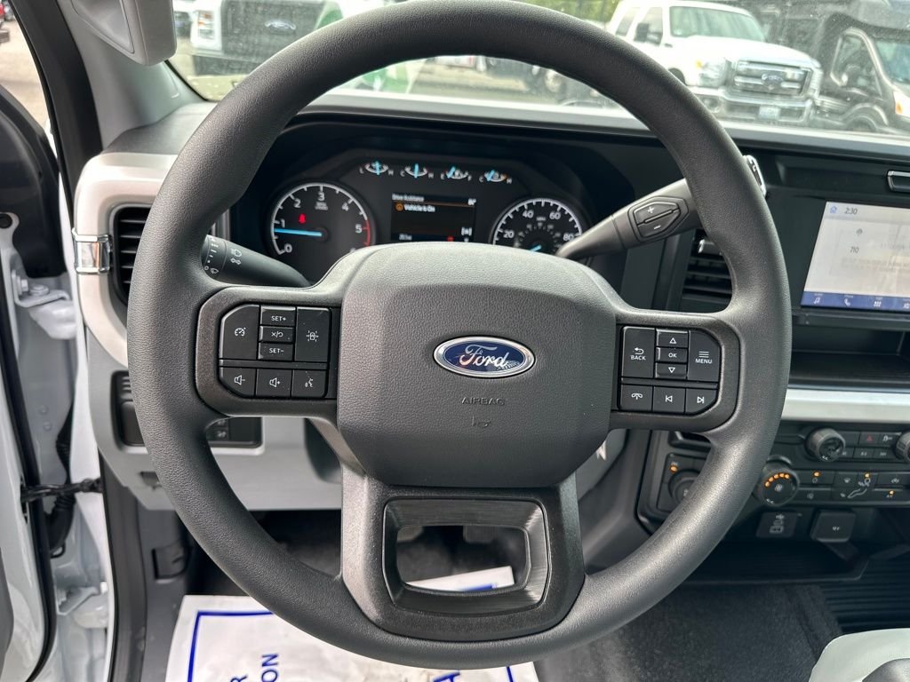 2025 Ford F-350 Super Duty Chassis Cab XL - Photo 14