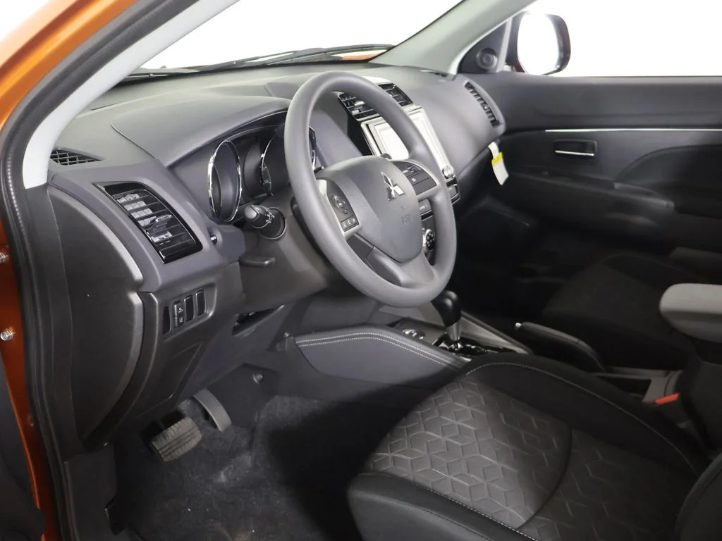 New 2026 Orange Mitsubishi 2.0 ES image 19