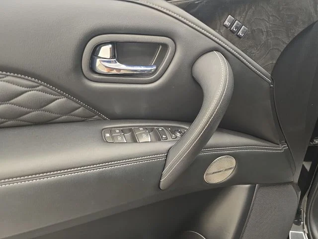 Used 2021 Mineral Black INFINITI Sensory image 37