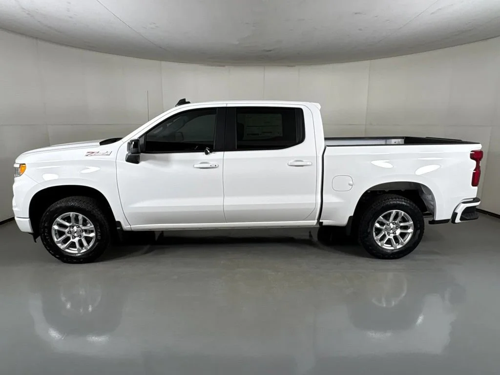 New 2026 Summit White Chevrolet RST image 6