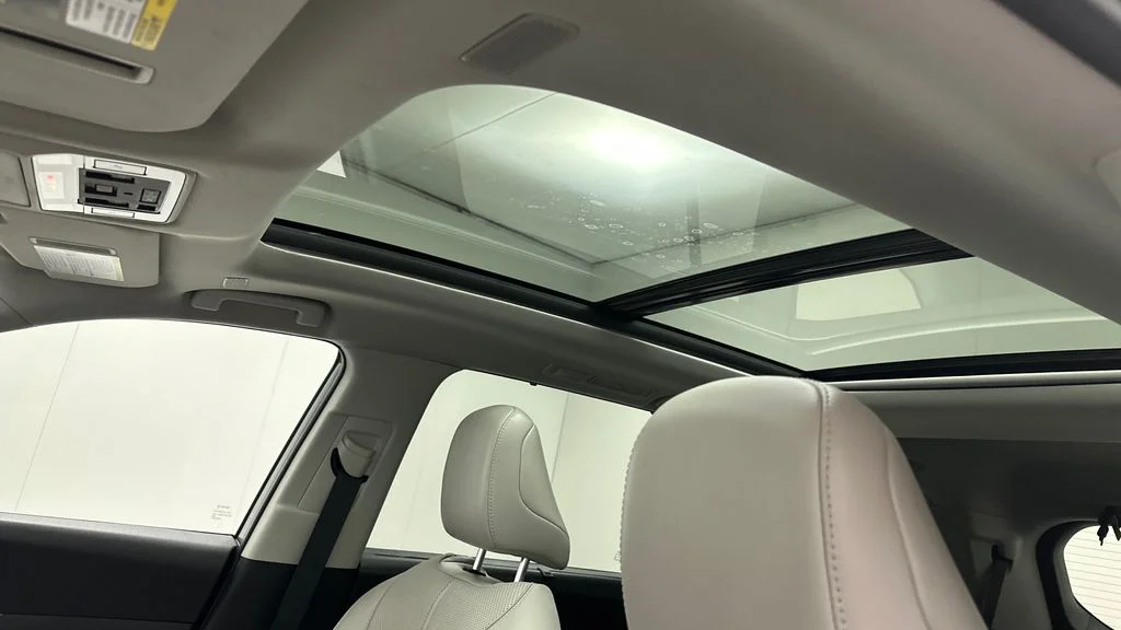 Certified Used 2025  Toyota Limited image 18