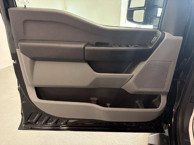 New 2027 Agate Black Metallic Ford F-350® XL image 24