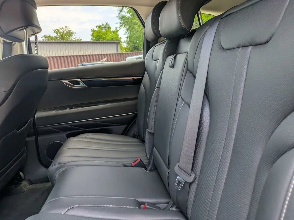 Used 2025 Silver Genesis 2.5T image 16