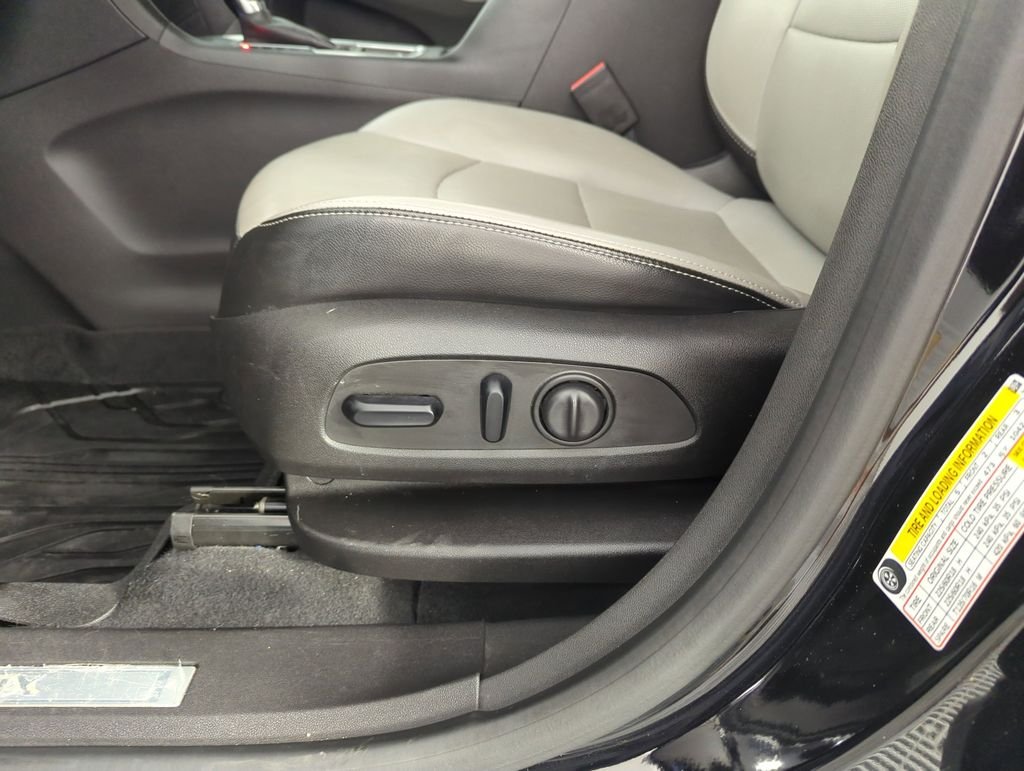 Used 2019 Black Chevrolet Premier image 13