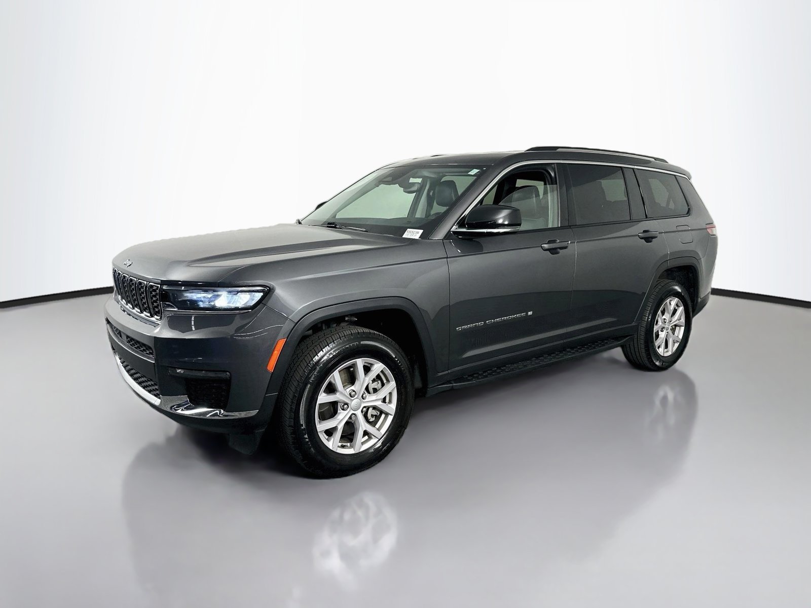 Used 2022 Baltic Gray Metallic Clearcoat Jeep Limited image 3