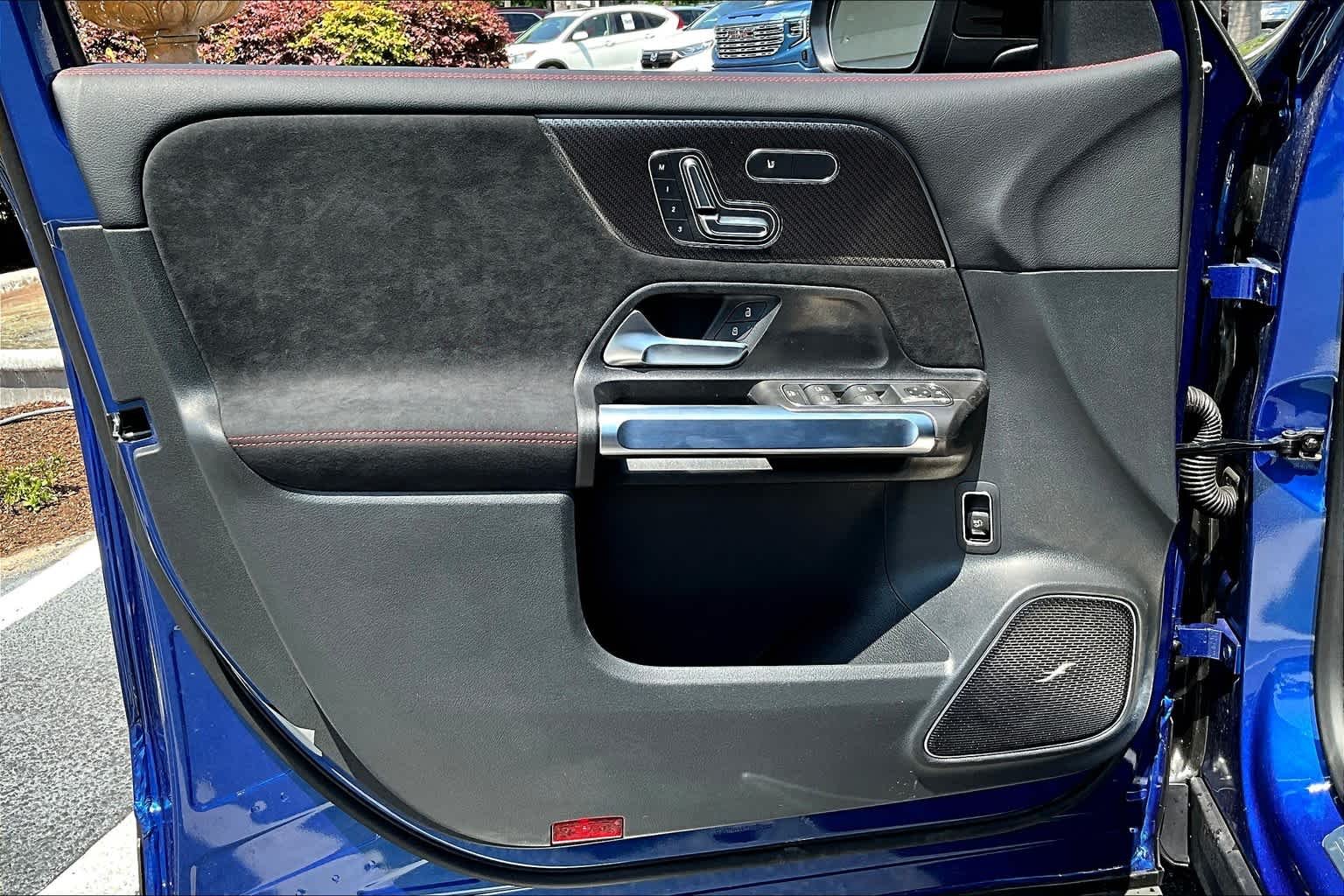 Used 2024 Starling Blue Metallic Mercedes-Benz GLB 250 image 25