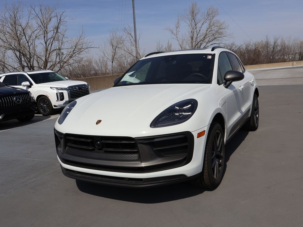 2025 Porsche Macan T