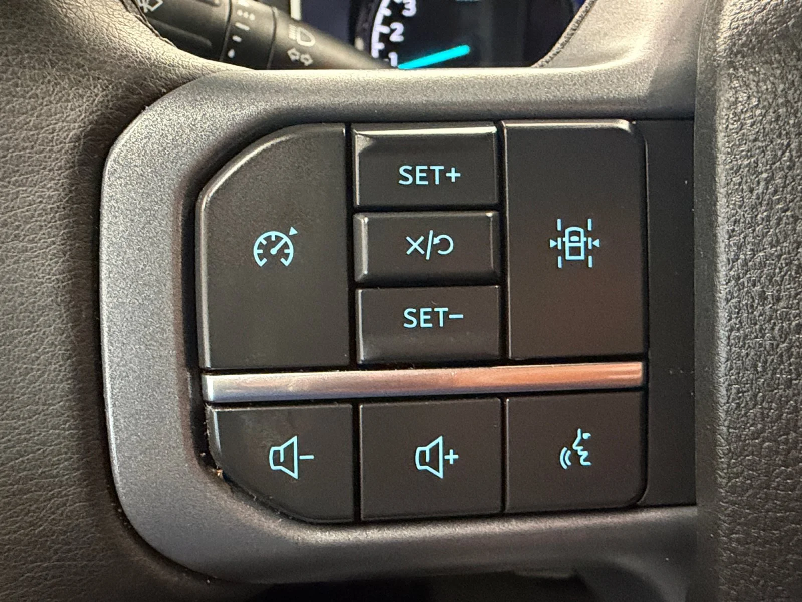 Used 2023 Blue Ford XLT image 35