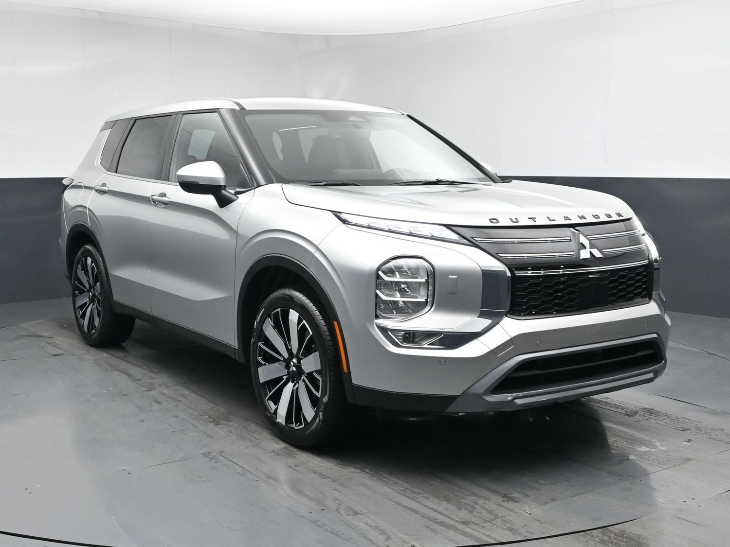 New 2026 Gray Mitsubishi SE 1.5T S-AWC image 2
