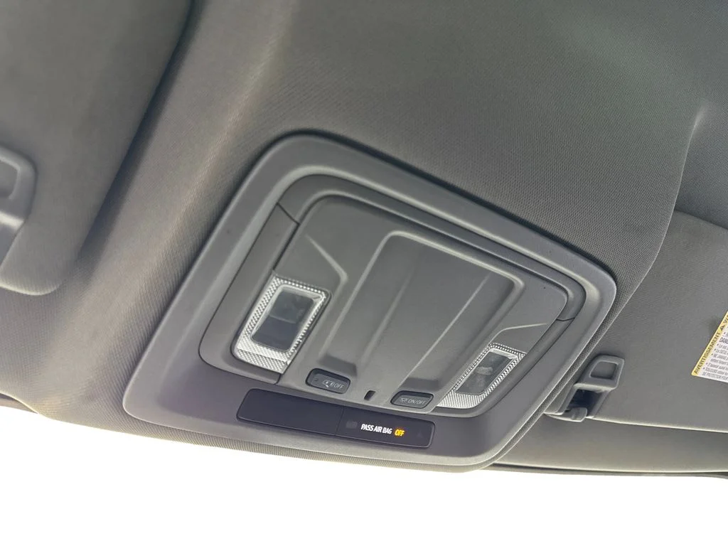 Used 2022 Silver Chevrolet Custom image 70