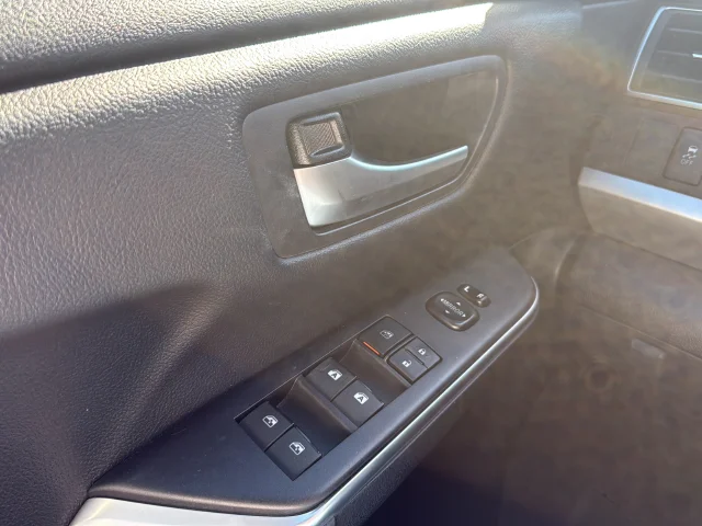 Used 2017 Black Toyota SE image 28