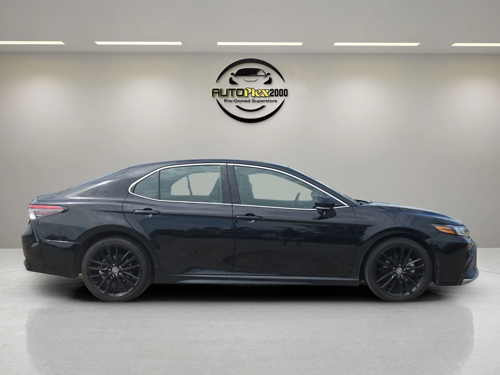 2023 Toyota Camry XSE - Photo 8