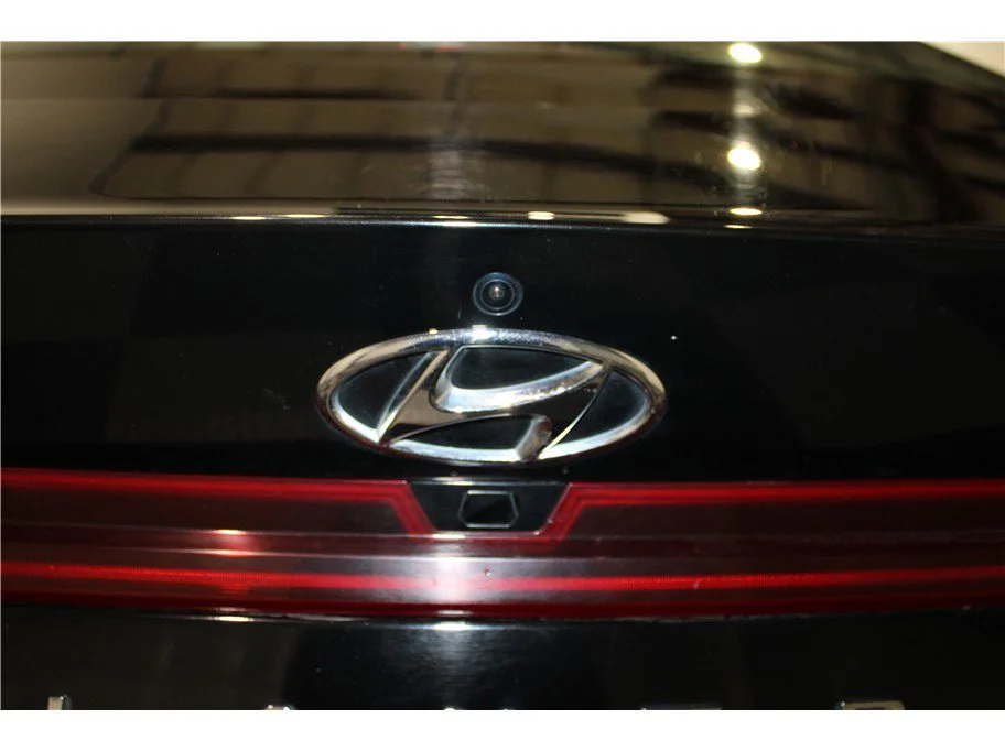 2023 Hyundai Elantra Limited - Photo 18