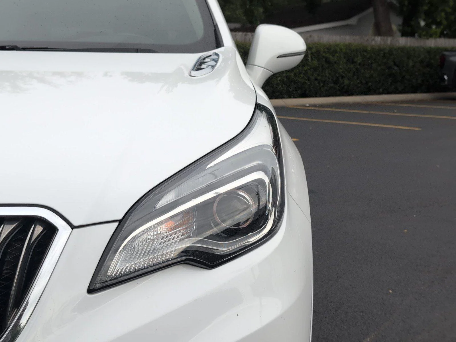 Used 2018 SUMMIT WHITE Buick Essence image 12