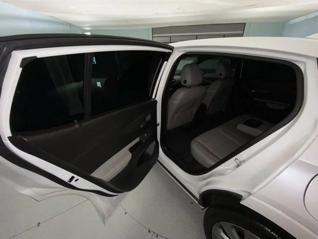 Used 2024 White Buick Avenir image 22