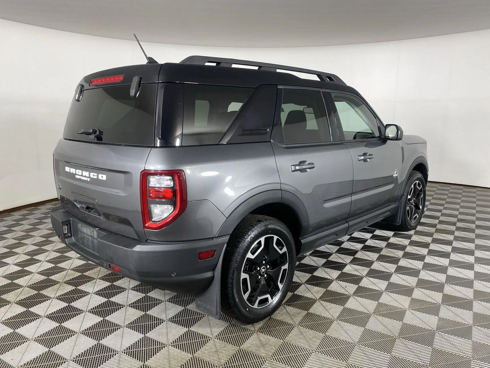 Used 2023 Carbonized Gray Ford Outer Banks image 9