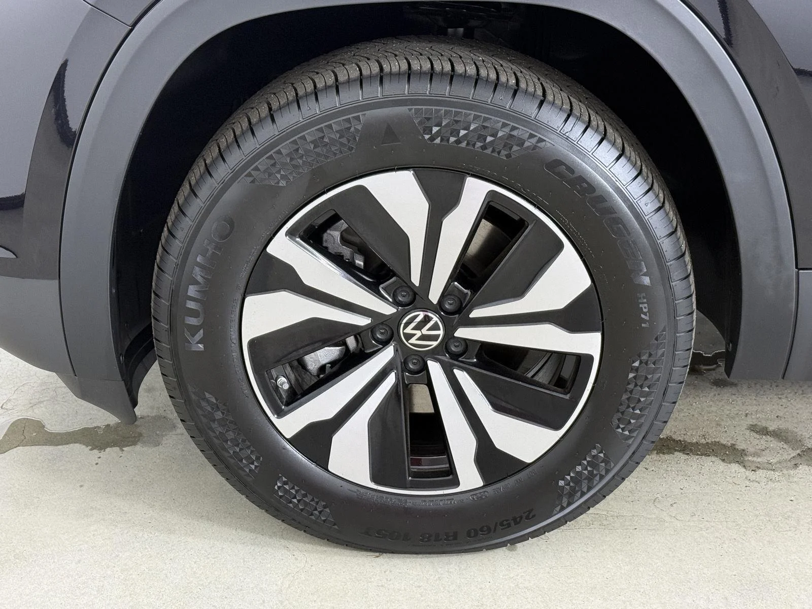 New 2026 Deep Black Pearl Volkswagen 2.0T SE image 11