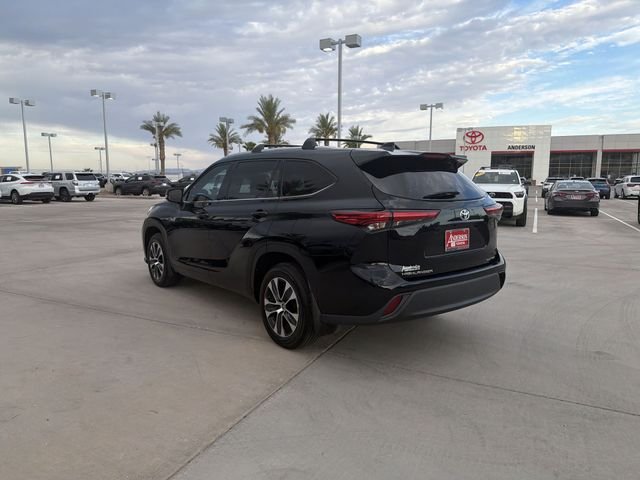 Used 2022 Black Toyota XLE image 7