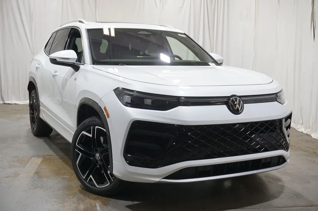 New 2026 White Volkswagen 2.0T SEL R-Line Turbo image 4
