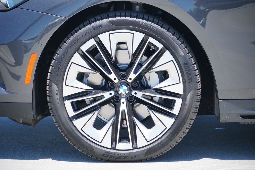 New 2026 Dark Graphite Metallic BMW 530i image 5