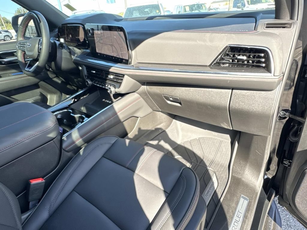 2026 Chevrolet Suburban RST - Photo 13