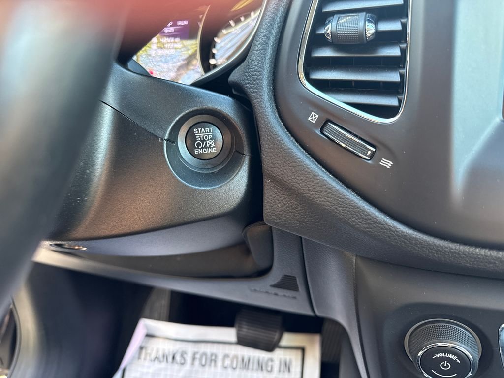 Used 2019 Gray Jeep Latitude image 17