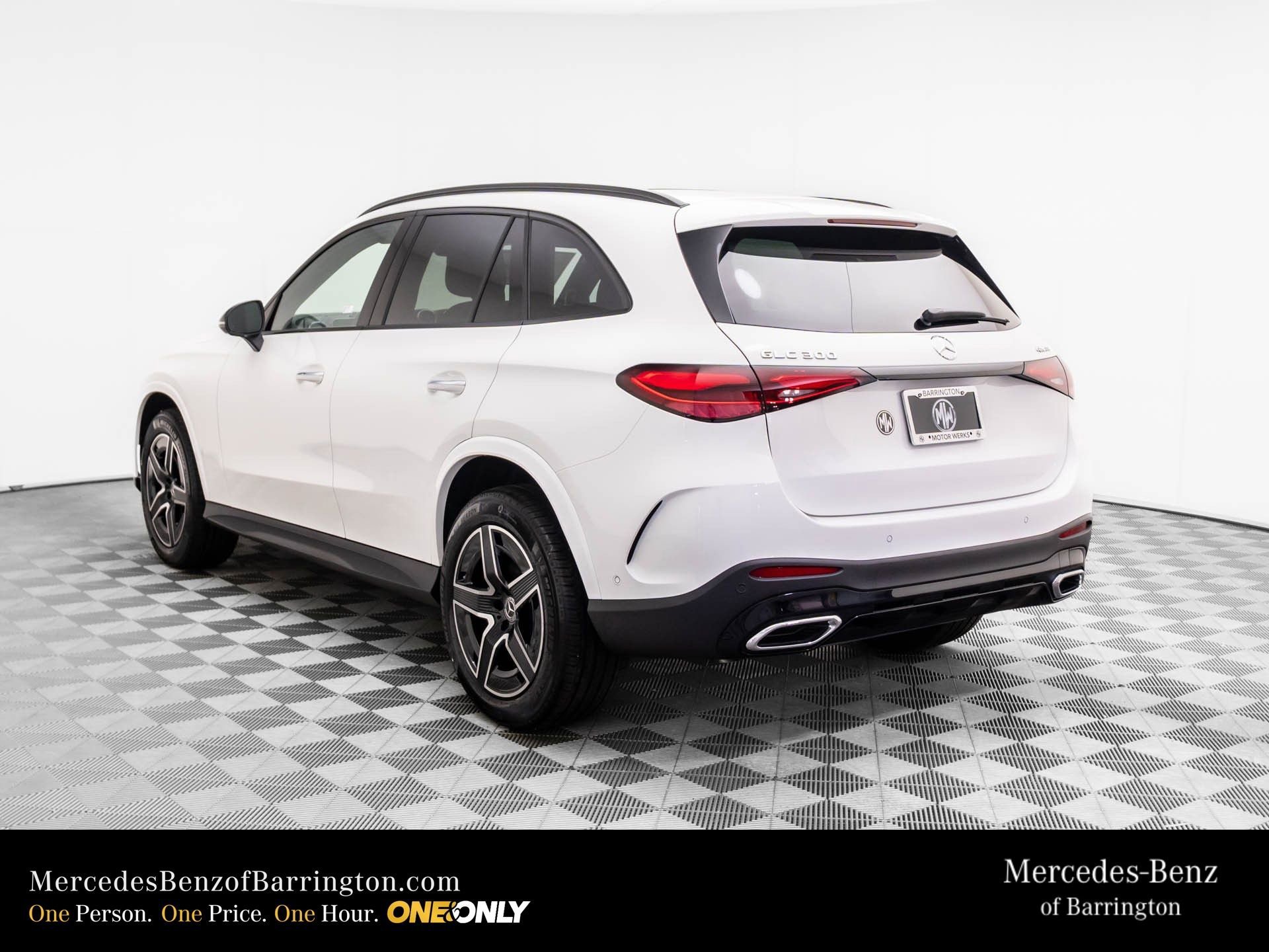 New 2026 Polar White Mercedes-Benz GLC 300 image 43