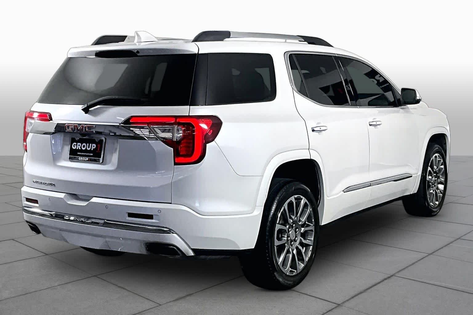 2023 GMC Acadia Denali - Photo 23