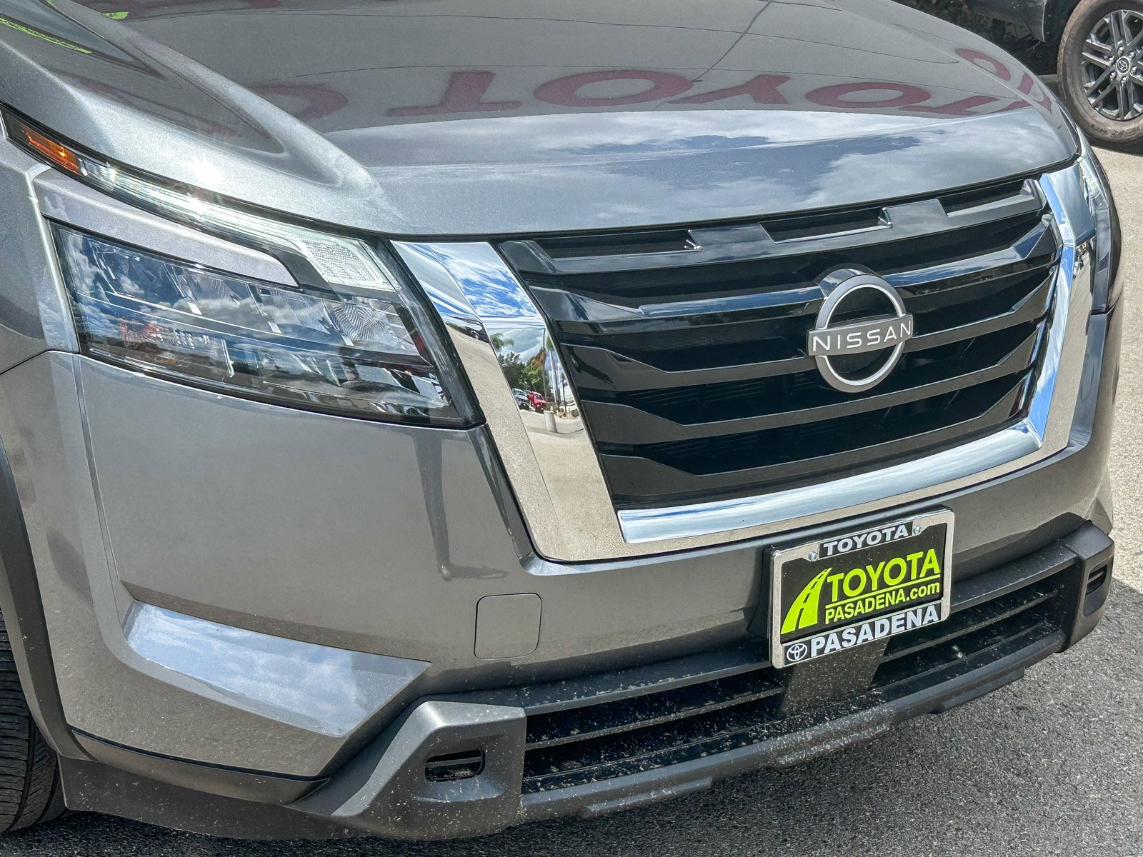 Used 2025 GUN METALLIC NISSAN SV image 5