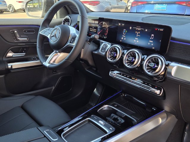New 2026 Night Black Mercedes-Benz GLB 250 image 33