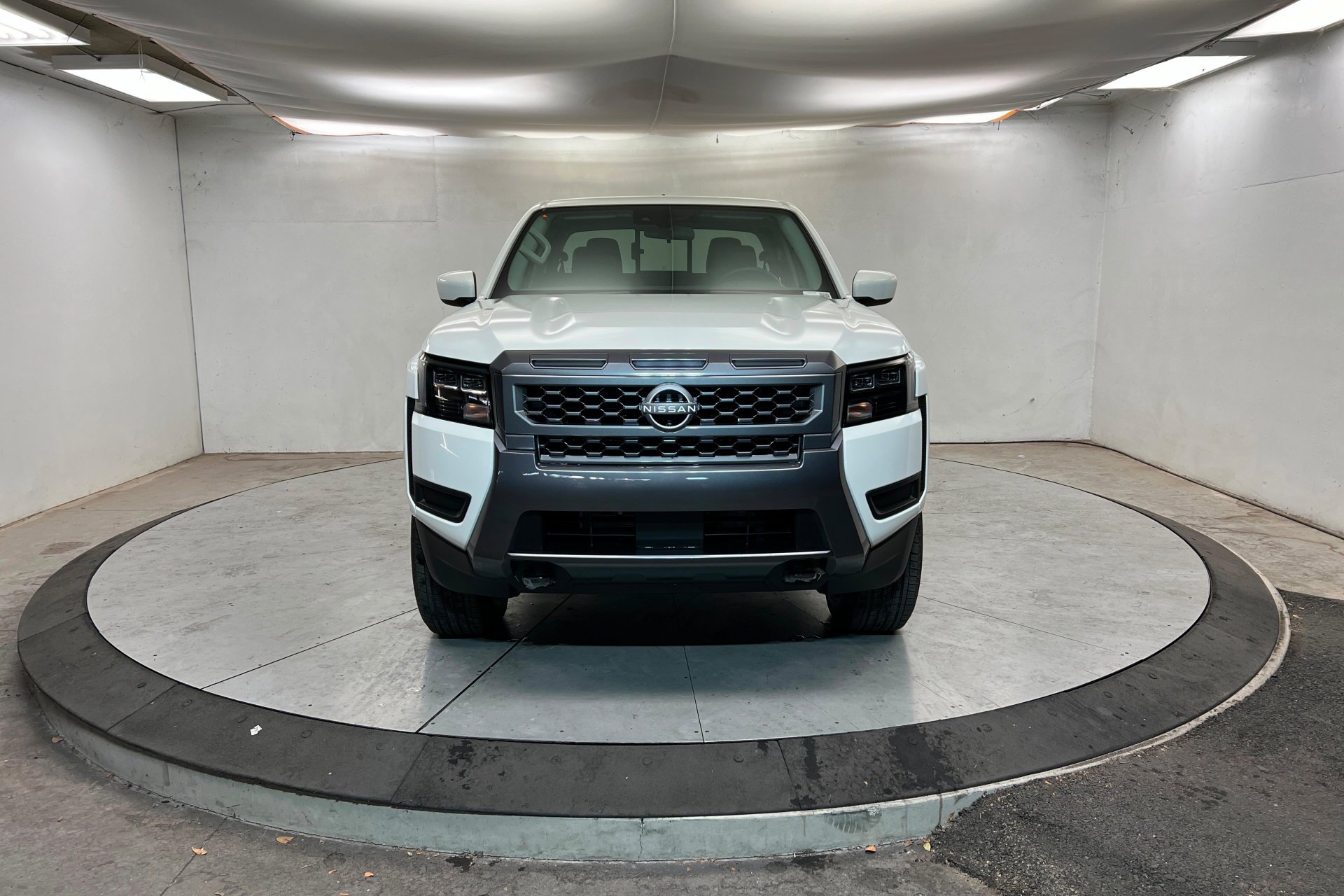 2026 Nissan Frontier SV - Photo 9