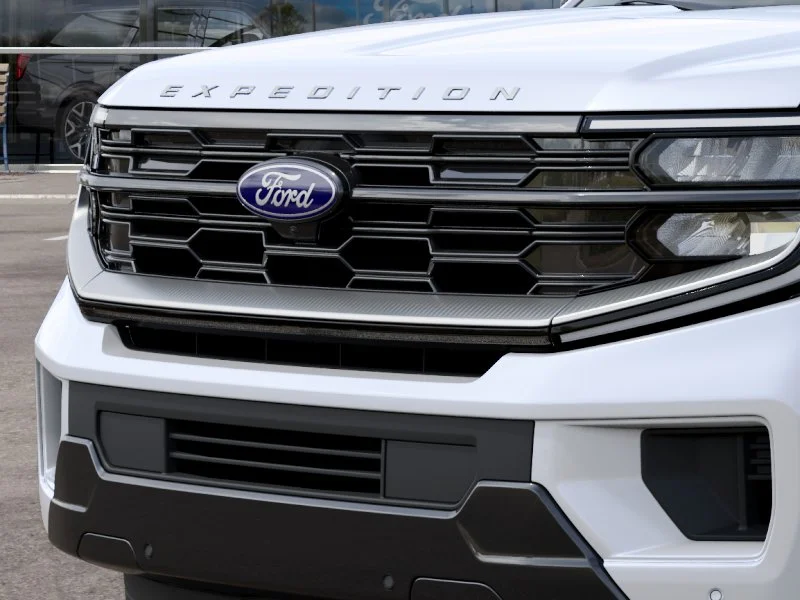 New 2027 Star White Metallic Tri-Coat Ford Platinum image 52