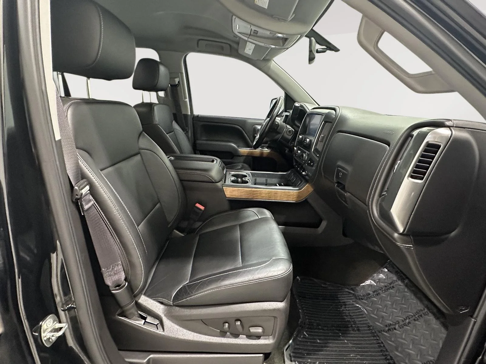Used 2015 BLACK Chevrolet LTZ image 22