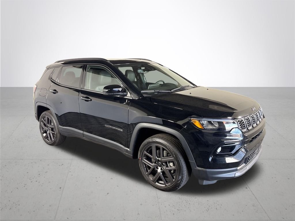 New 2026 Diamond Black Crystal Pearl-Coat Exterior Paint Jeep Limited image 4