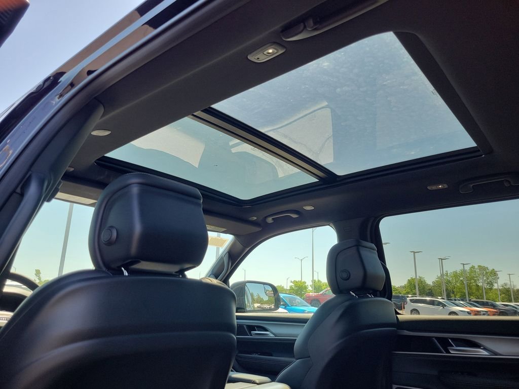 New 2026 High Gloss Black Exterior Paint Jeep Upland image 8