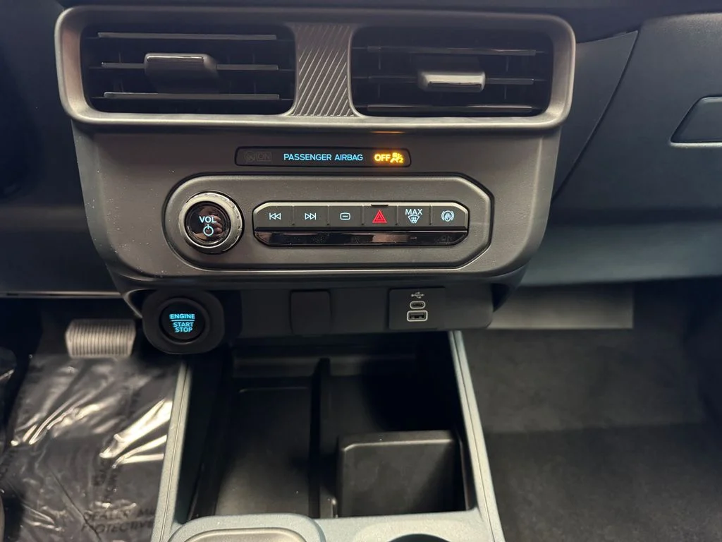 2025 Ford Maverick XLT - Photo 14