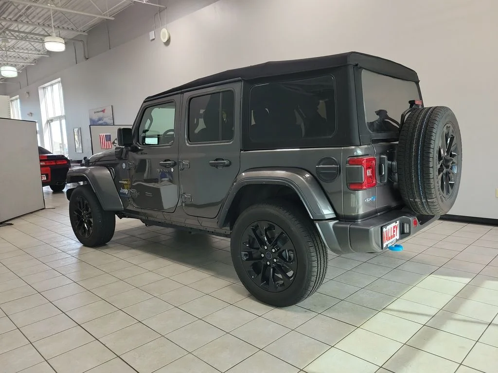 Used 2024 Gray Jeep Sahara 4xe image 11