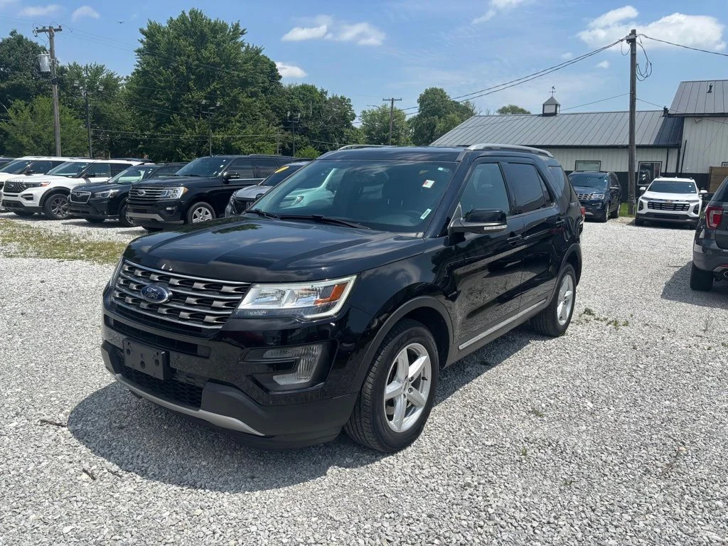 Used 2017 Ford Explorer XLT with VIN 1FM5K8DH0HGE40300 for sale in Tipton, IN