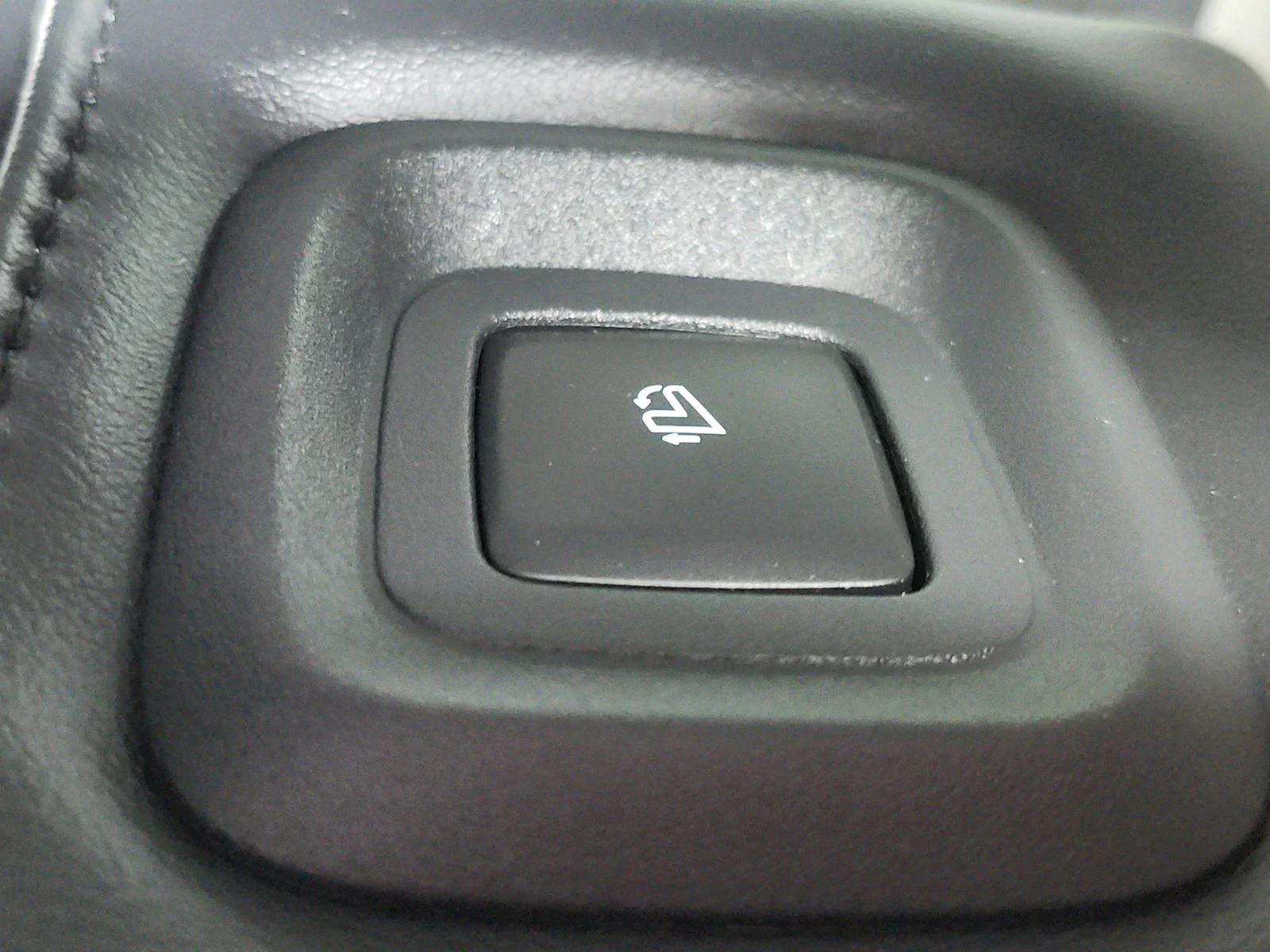 Used 2025 Black Ford Platinum image 42