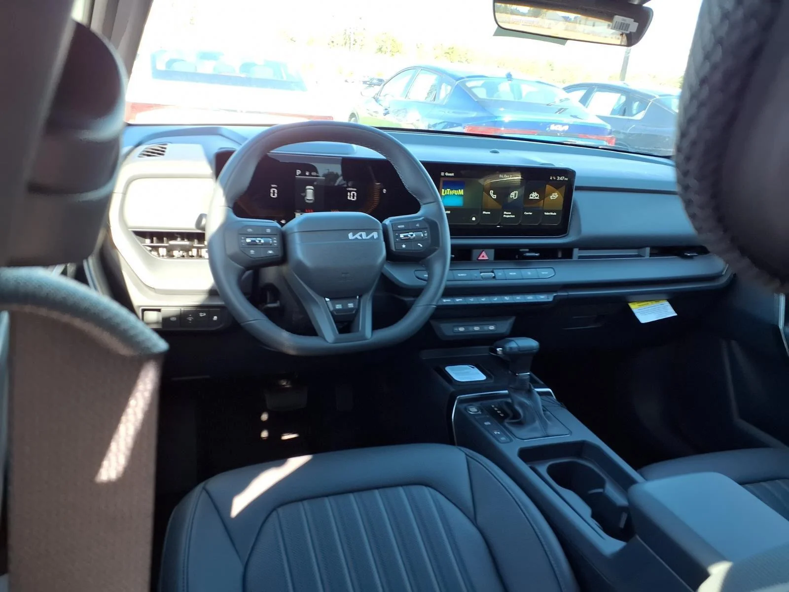 New 2027 Snow White Pearl Kia X-Line S image 3