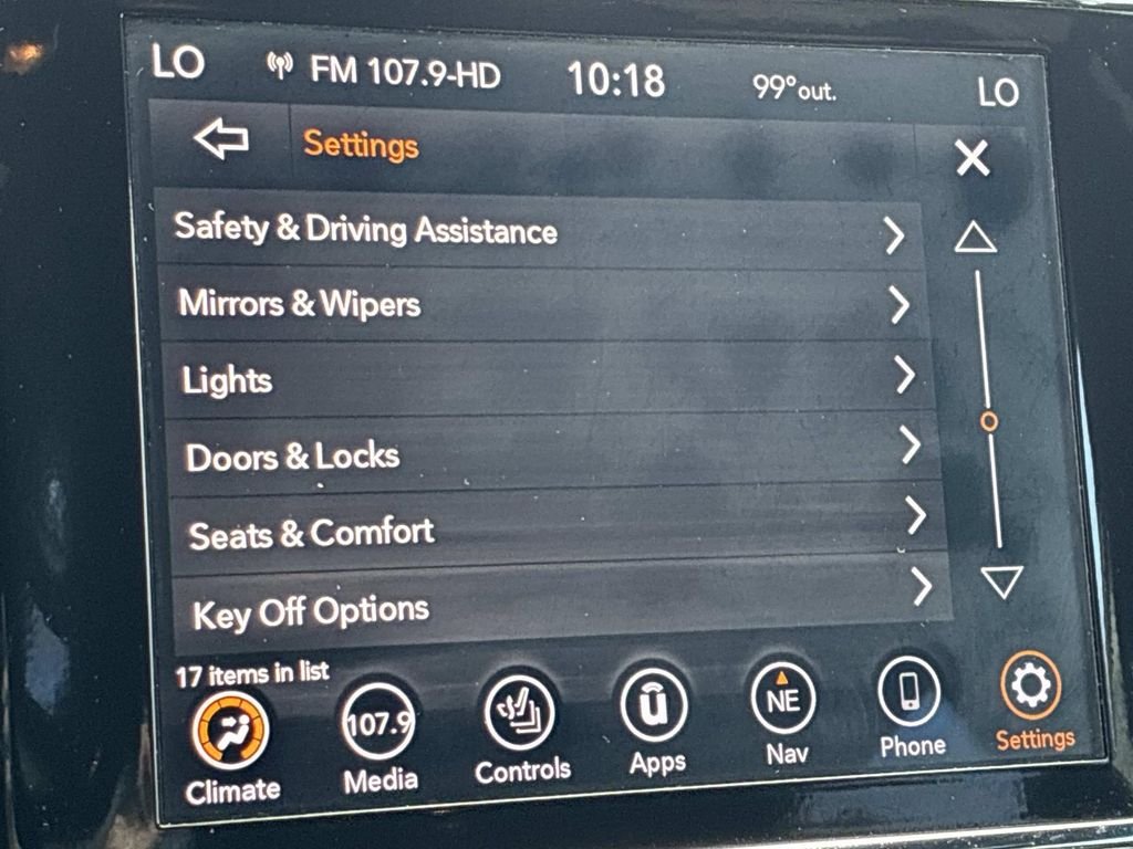 Used 2022 White Jeep Laredo X image 37