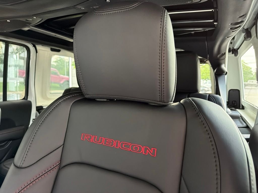 New 2026 Bright White Clearcoat Jeep Rubicon X image 31