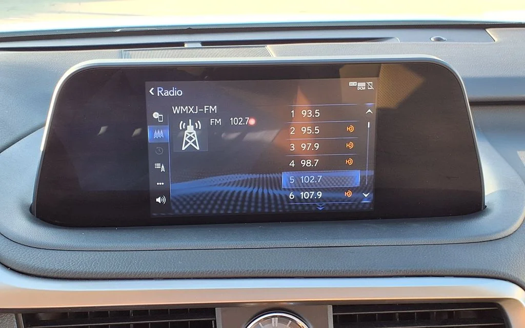 Used 2021 White Lexus 350 image 27