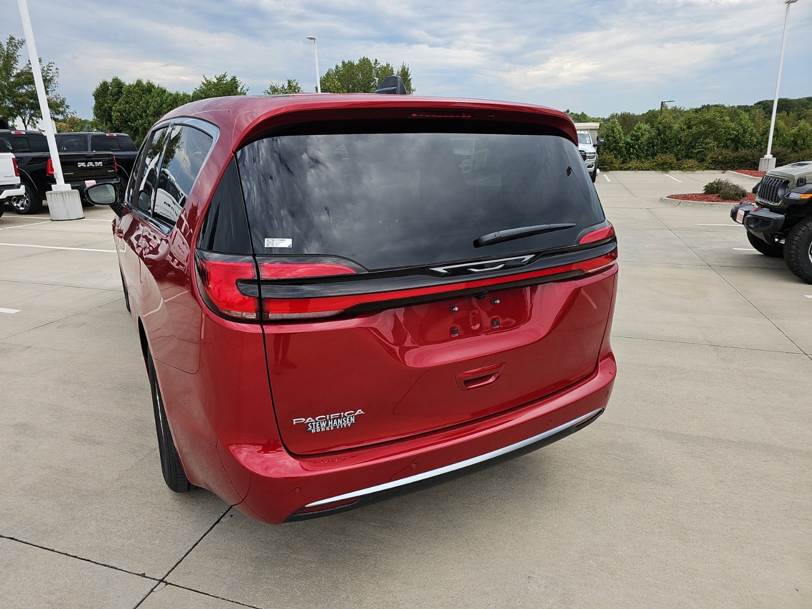 New 2027 Red Hot Pearlcoat Chrysler Select image 3