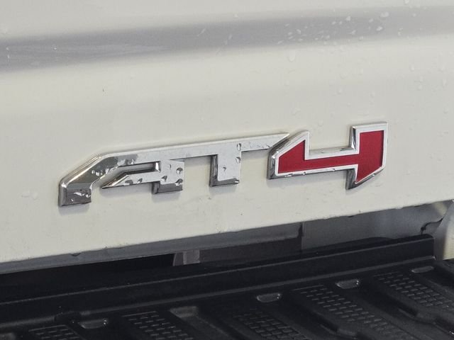 Used 2024 White GMC AT4 image 9