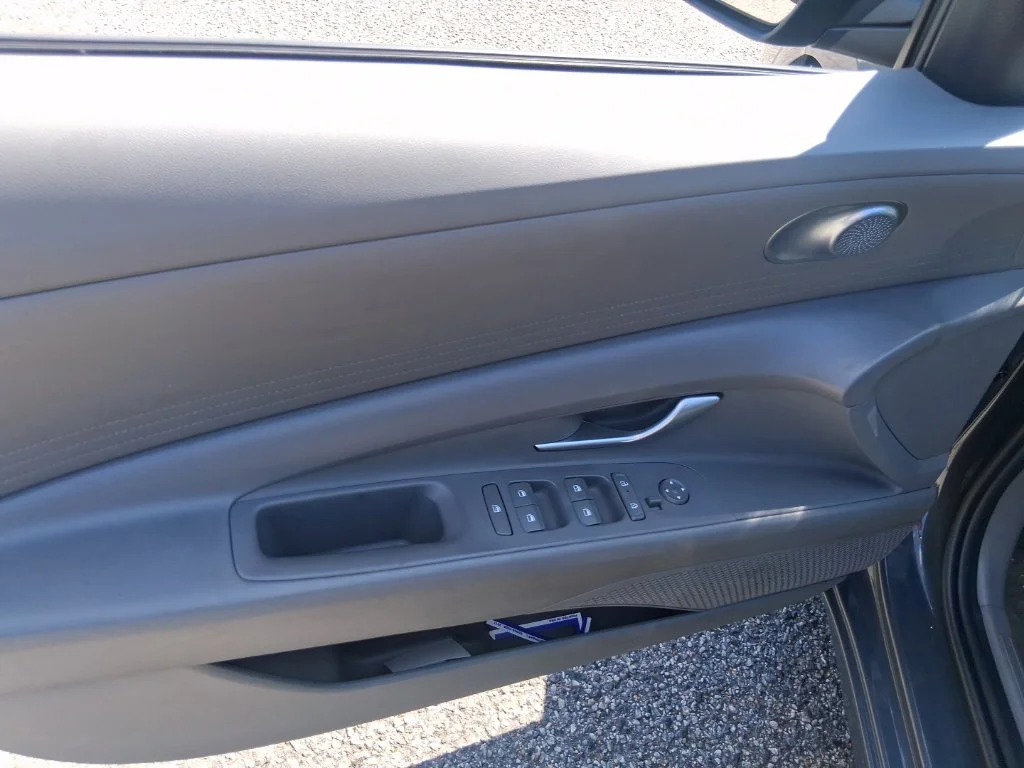 Used 2024 Gray Hyundai SEL image 9