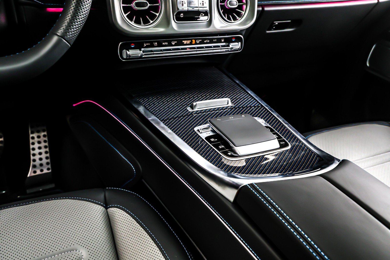 2025 Mercedes-Benz G-Class G580 - Photo 6
