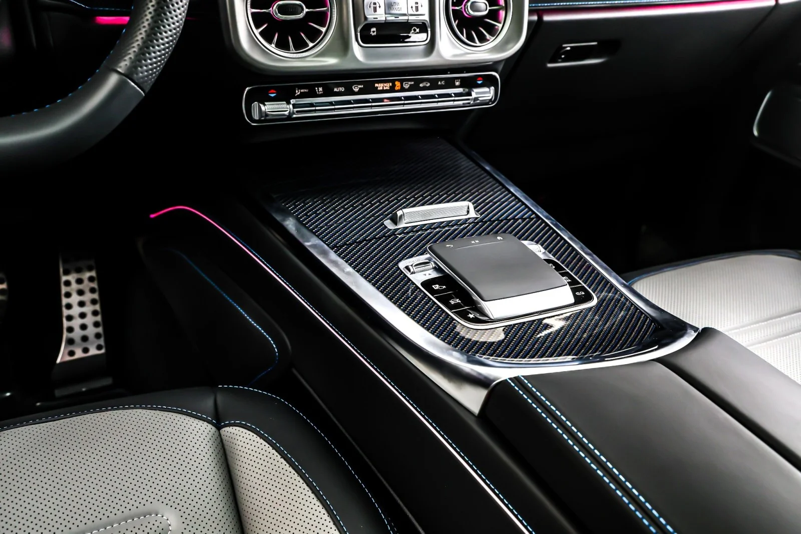 2025 Mercedes-Benz G-Class G580 - Photo 6