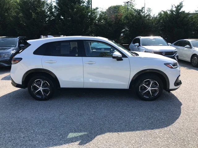 Used 2023 Platinum White Pearl Honda EX-L image 9